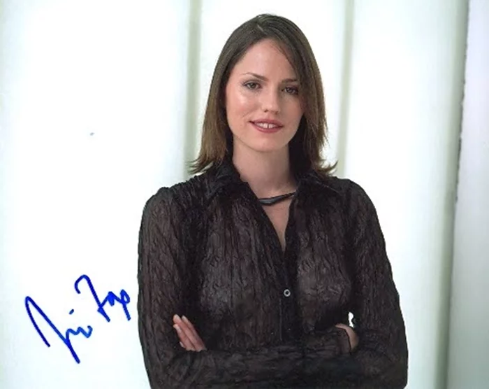 Jorja Fox autograph
