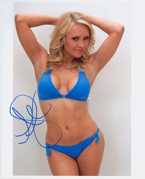 Alana Curry autograph