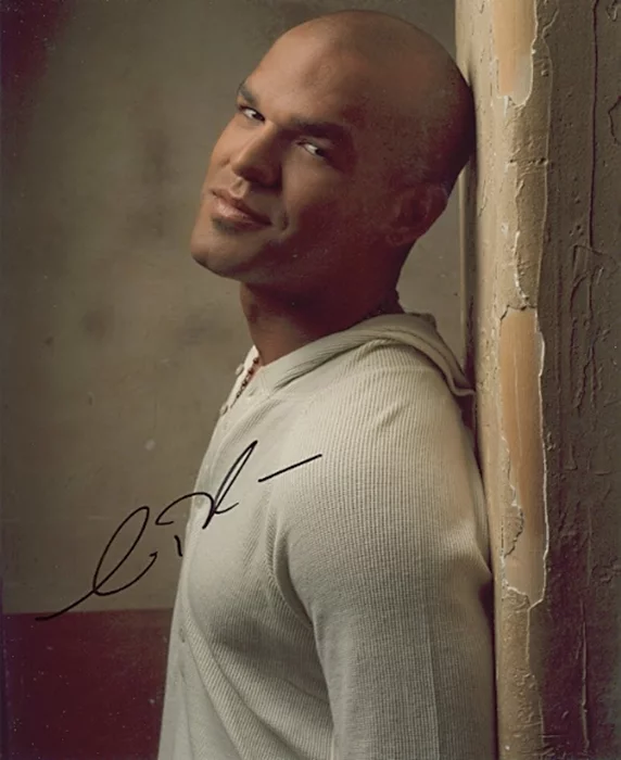 Amaury Nolasco autograph