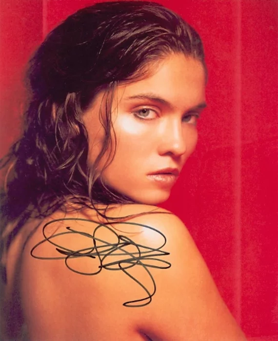 Jodi Lyn O'Keefe autograph