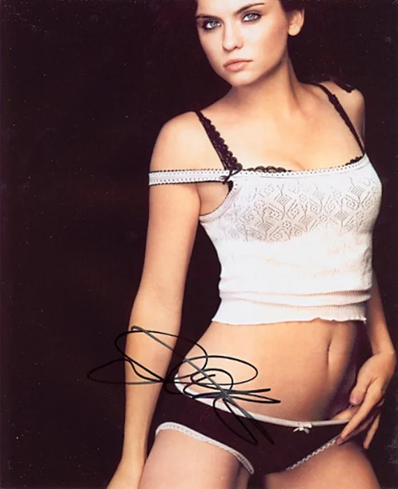 Jodi Lyn O'Keefe autograph