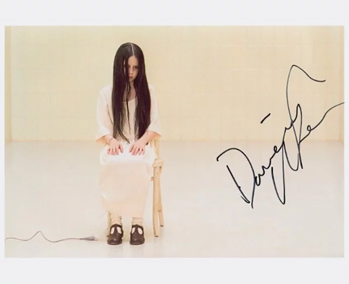 Daveigh Chase autograph