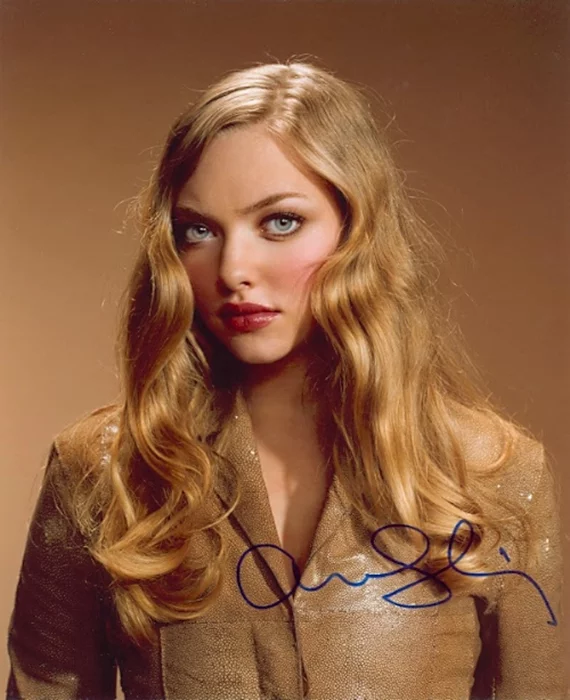 Amanda Seyfried autograph