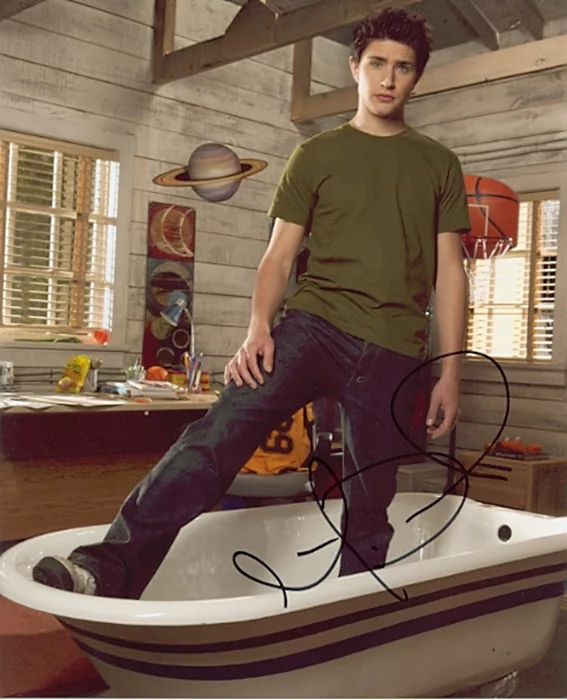 Matt Dallas autograph