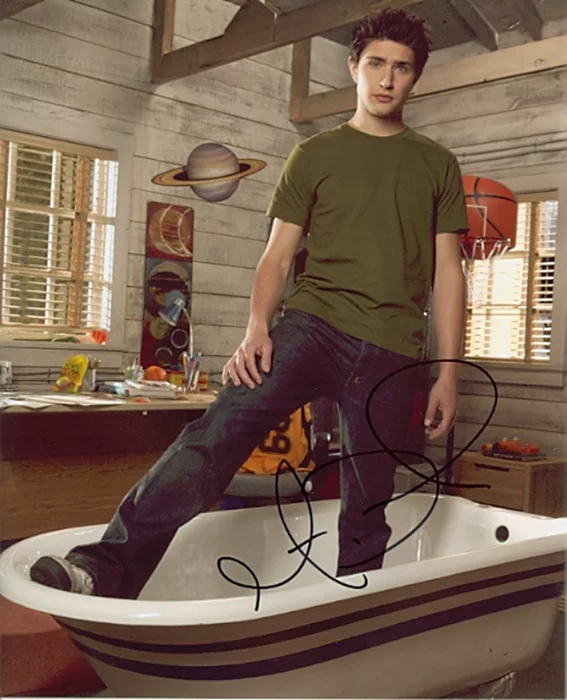Matt Dallas autograph