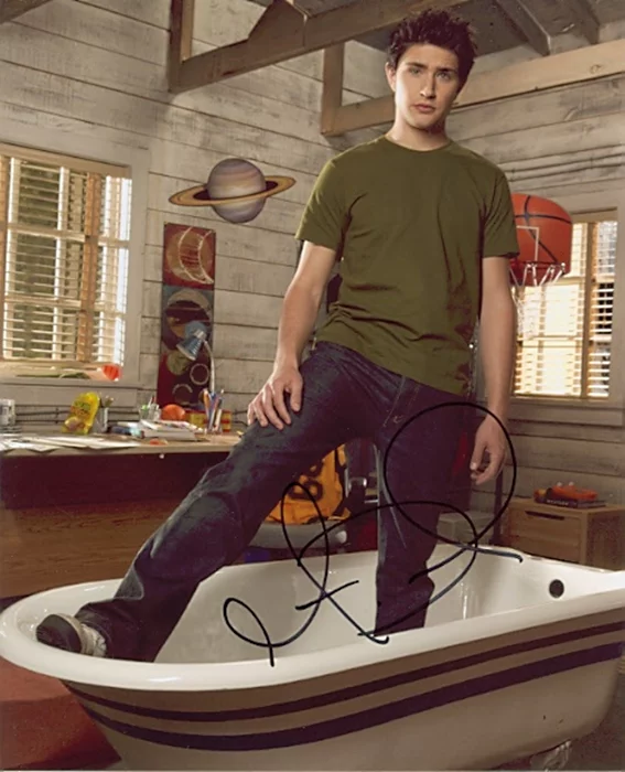 Matt Dallas autograph