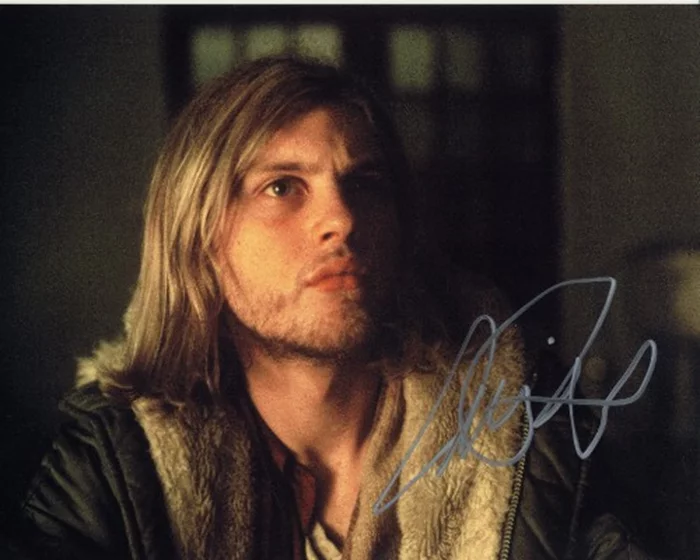 Michael Pitt autograph