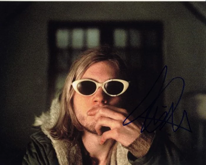 Michael Pitt autograph