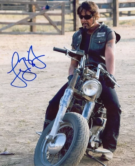Larry Bishop autograph