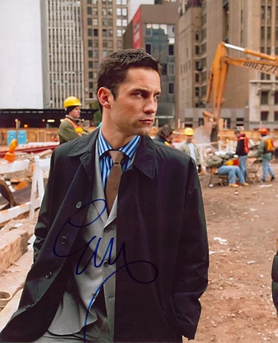 Enrique Murciano autograph