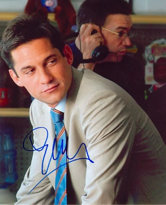 Enrique Murciano autograph