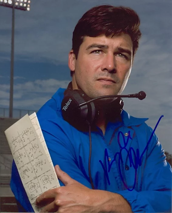 Kyle Chandler autograph