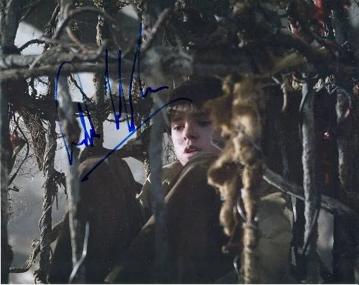 Freddie Highmore autograph