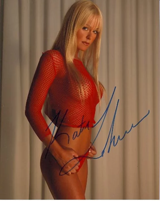 Katie Lohmann autograph