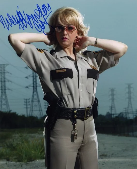 Wendi McLendon-Covey autograph