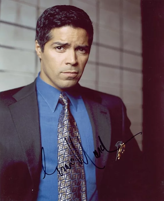 Esai Morales autograph