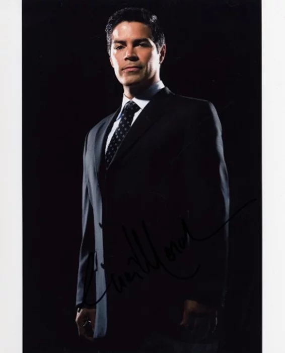 Esai Morales autograph
