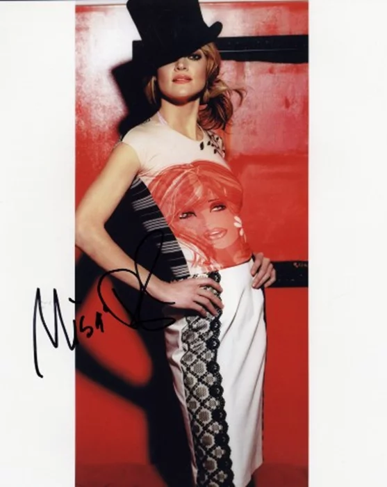 Missi Pyle autograph