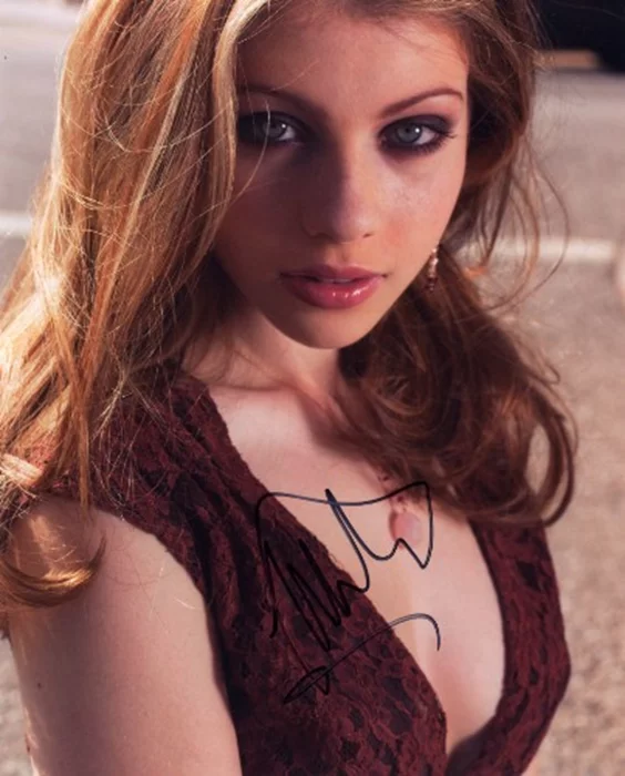 Michelle Trachtenberg autograph