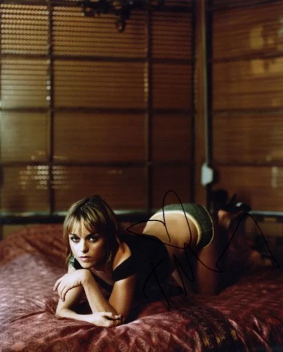 Taryn Manning autograph