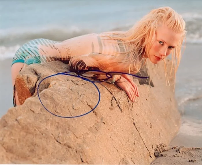 January Jones autograph
