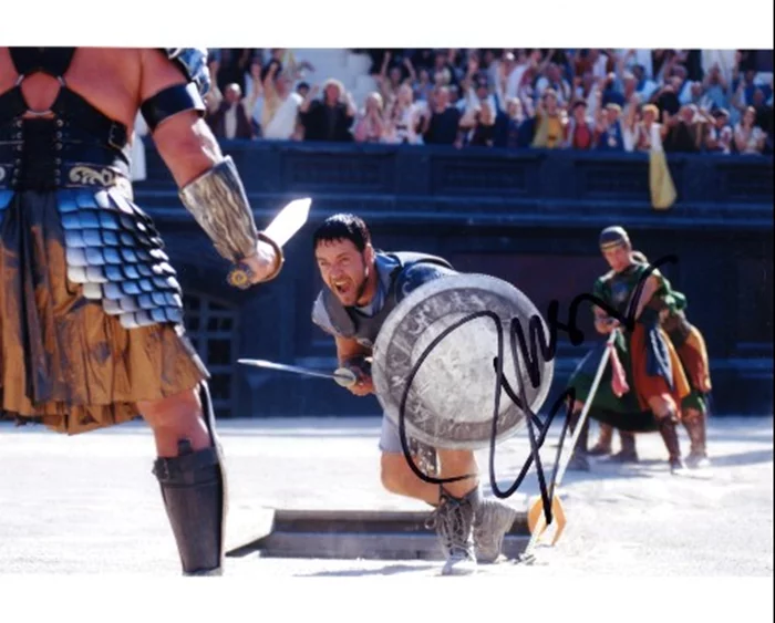Russell Crowe autograph