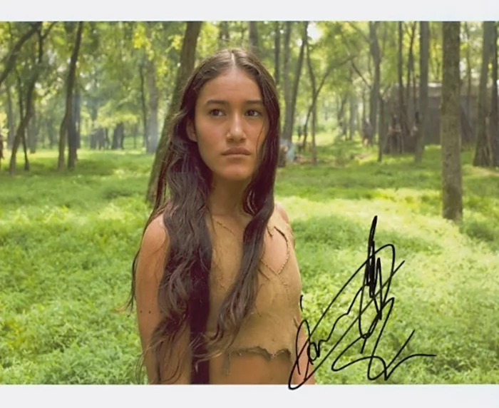 Q'Orianka Kilcher autograph