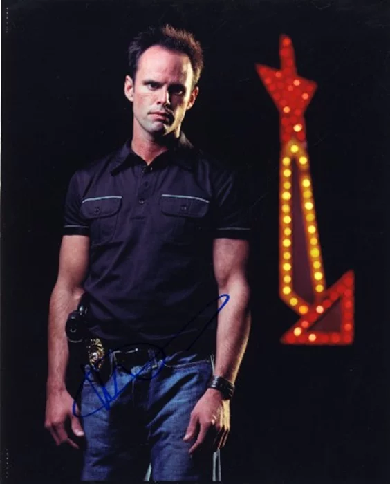 Walt Goggins autograph