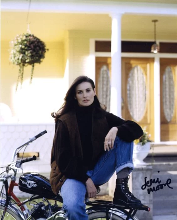 Demi Moore autograph