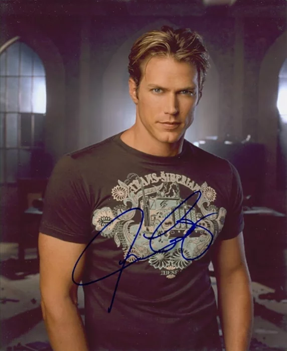 Jason Lewis autograph