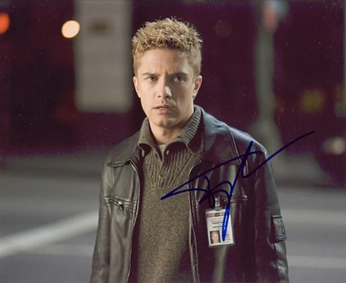 Topher Grace autograph
