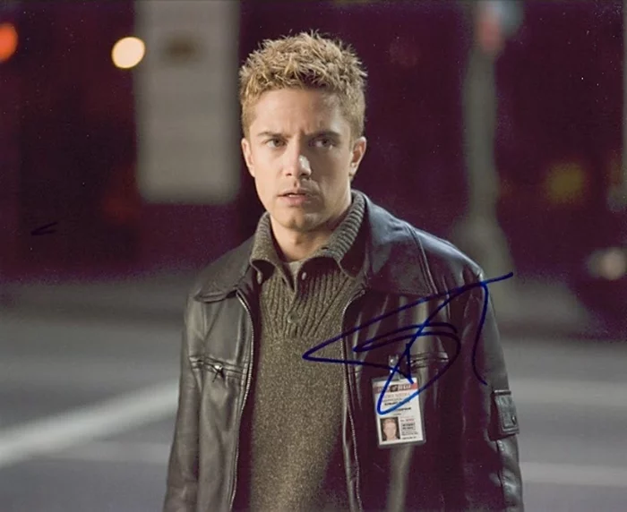 Topher Grace autograph