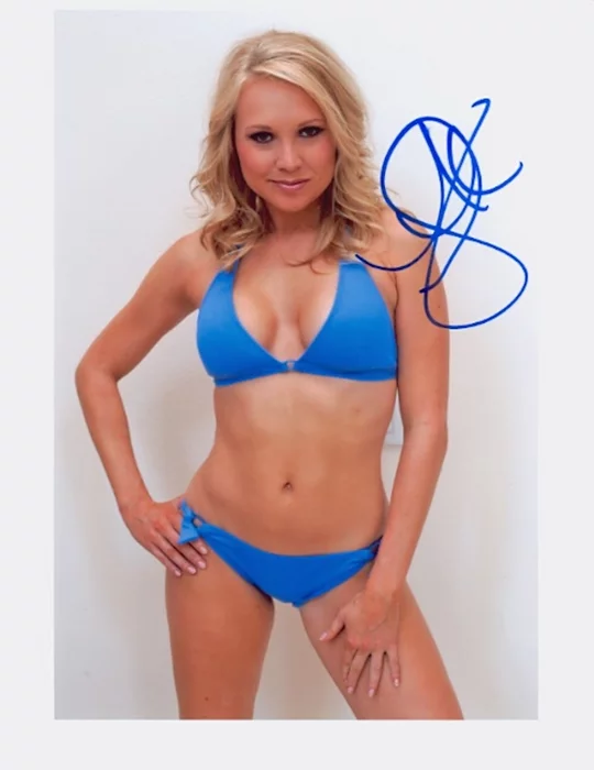 Alana Curry autograph