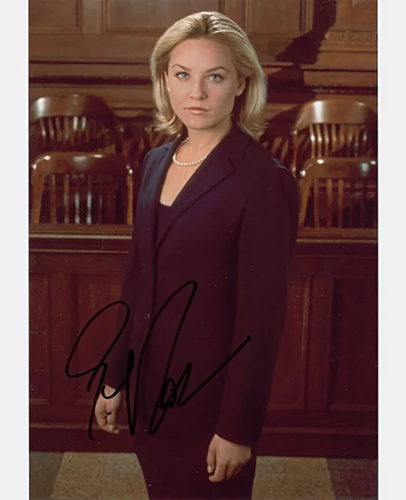 Elisabeth Rohm autograph