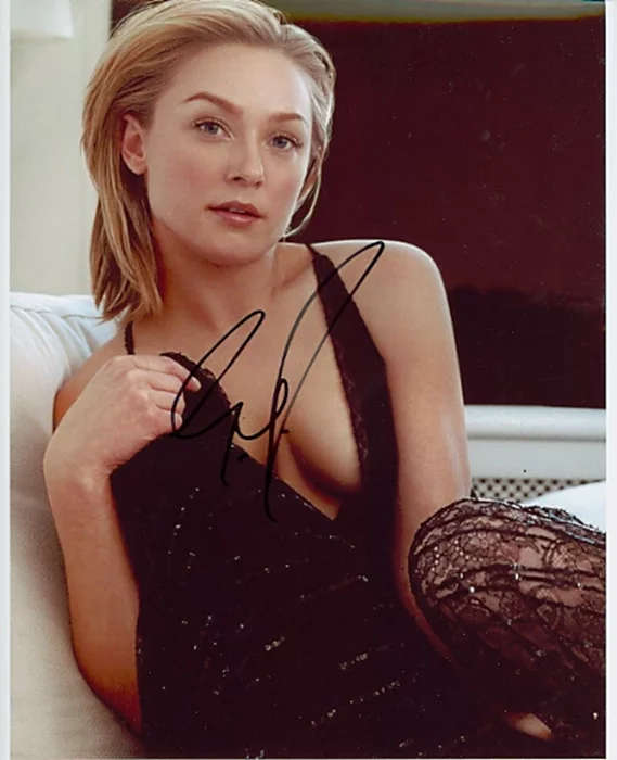 Elisabeth Rohm autograph