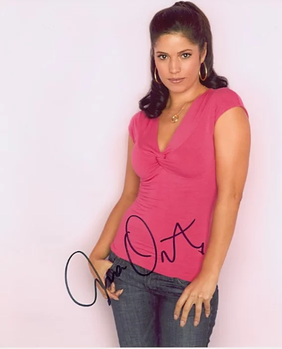 Ana Ortiz autograph
