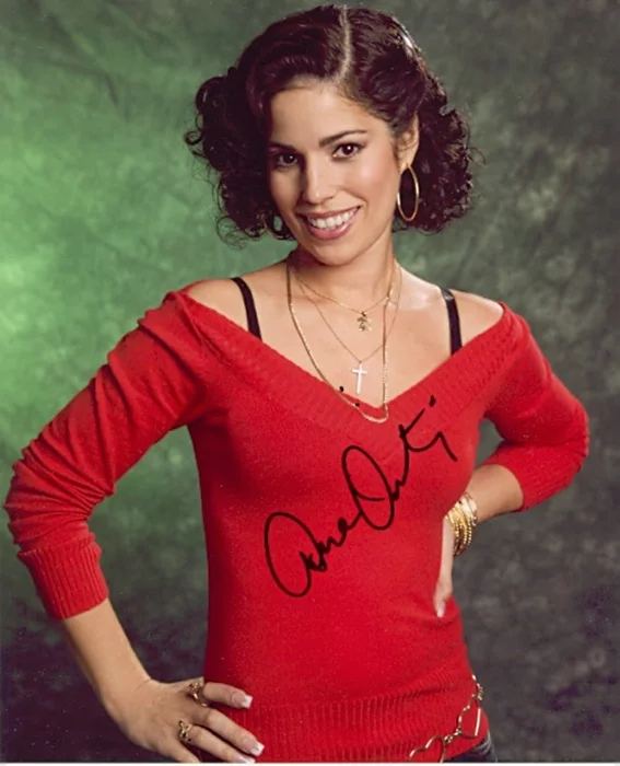 Ana Ortiz autograph