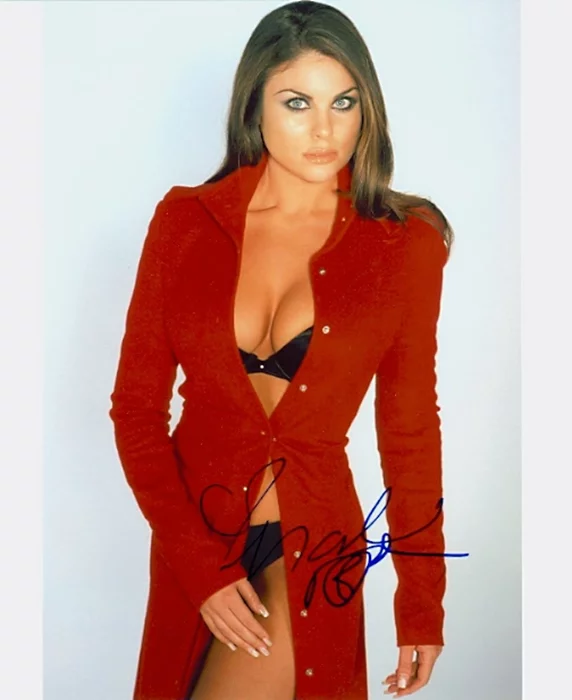 Nadia Bjorlin autograph