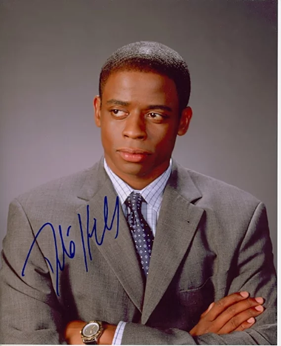 Dule Hill autograph