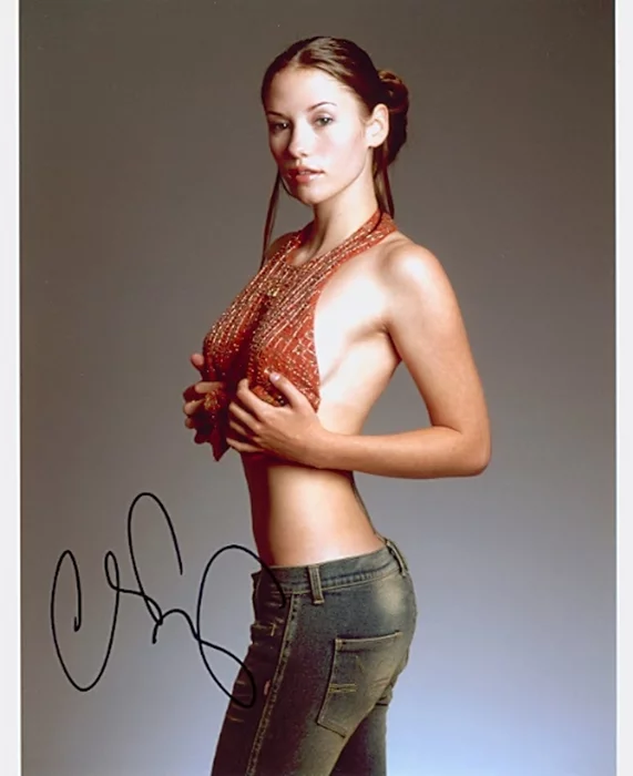 Chyler Leigh autograph