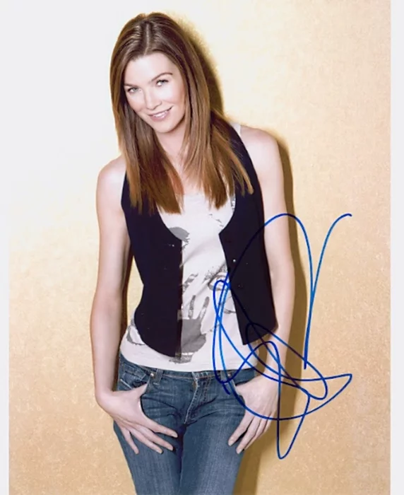 Ellen Pompeo autograph