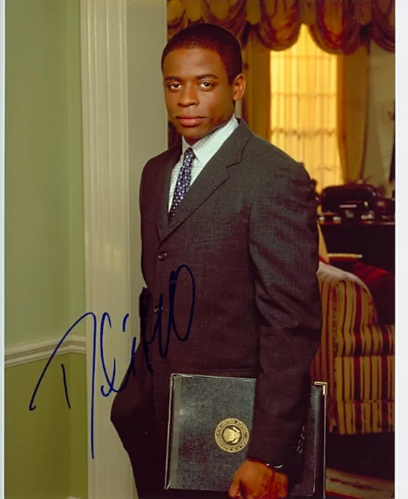 Dule Hill autograph