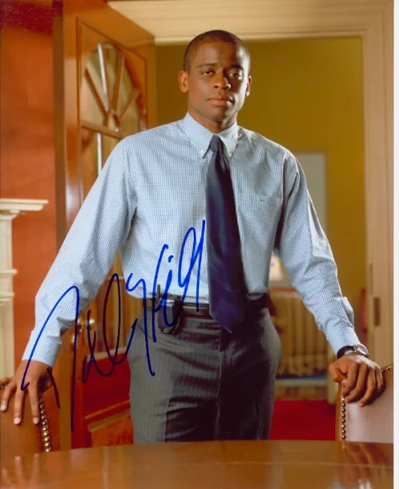 Dule Hill autograph