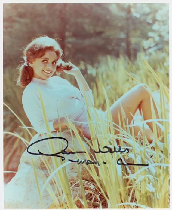 Dawn Wells autograph