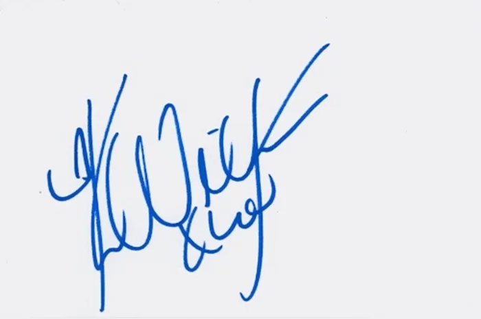 Kendra Wilkinson autograph
