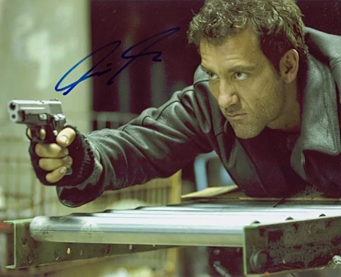 Clive Owen autograph
