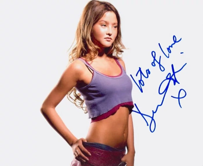 Devon Aoki autograph