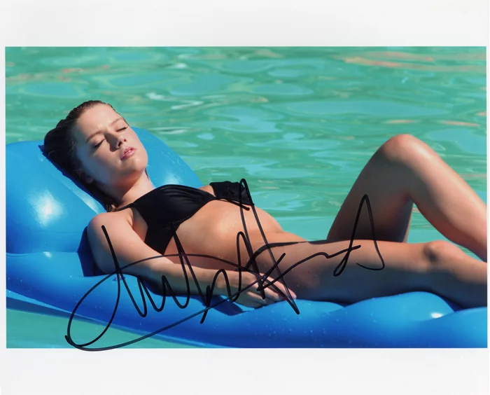 Amber Heard autograph