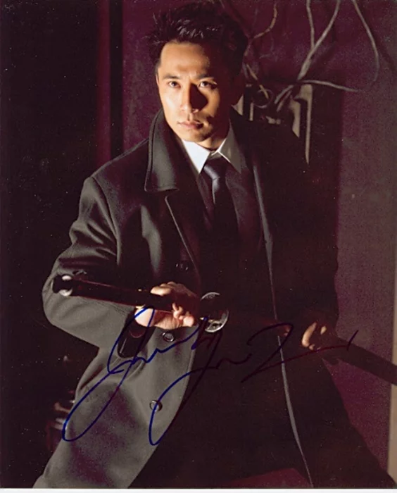 James Kyson Lee autograph