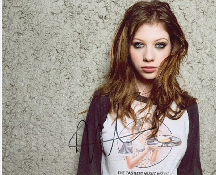 Michelle Trachtenberg autograph